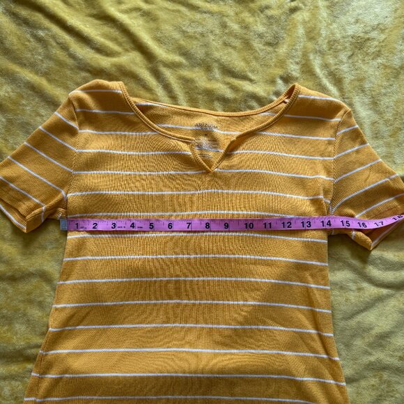 Arizona Jeans Co Womens Size M Yellow Striped Stretchy Shirt Short Sleeve V Neck - Picture 5 of 7